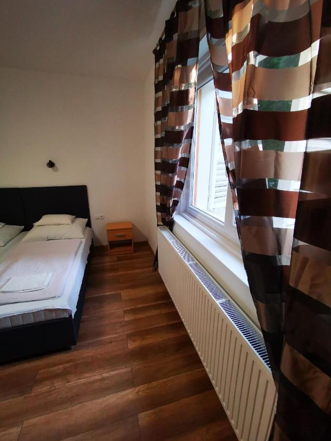 Mate Apartman Gyula Exterior photo